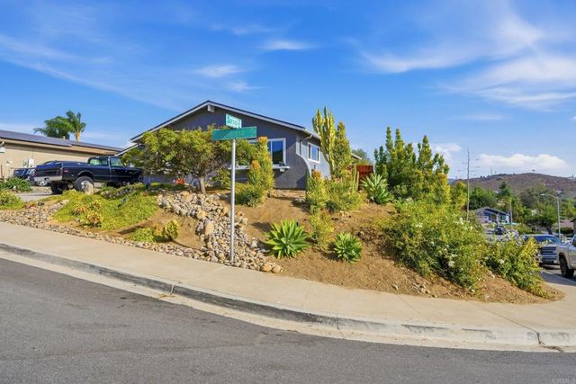 13323 Appaloosa Drive, Lakeside, CA 92040