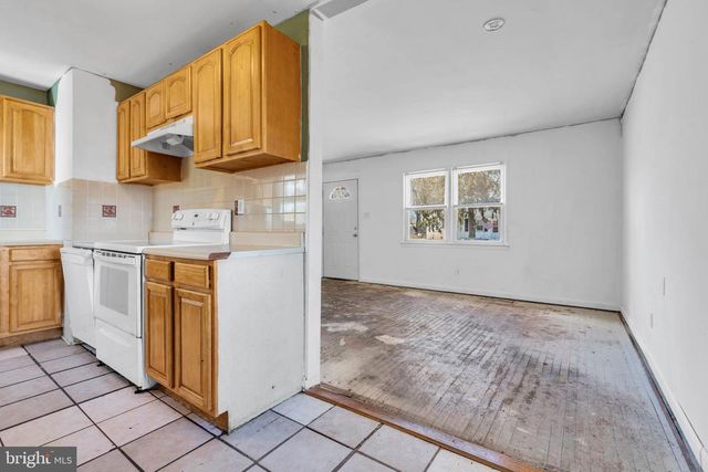 215 SCAMMELL DR, Browns Mills, NJ 08015