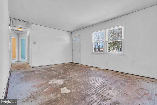 215 SCAMMELL DR, Browns Mills, NJ 08015