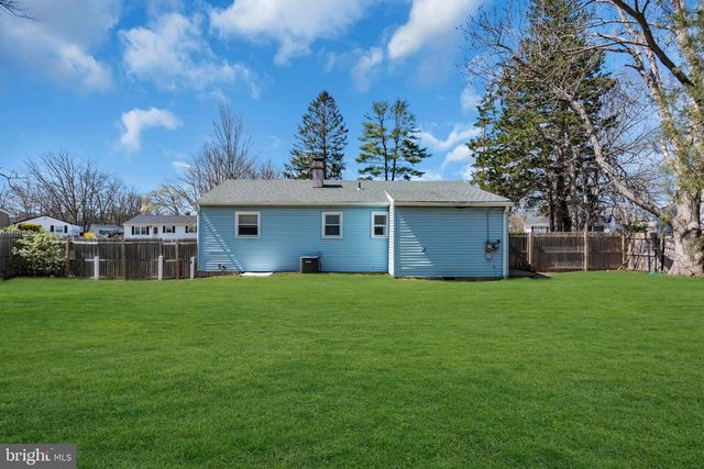 215 SCAMMELL DR, Browns Mills, NJ 08015