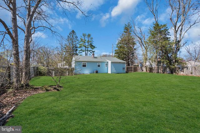 215 SCAMMELL DR, Browns Mills, NJ 08015