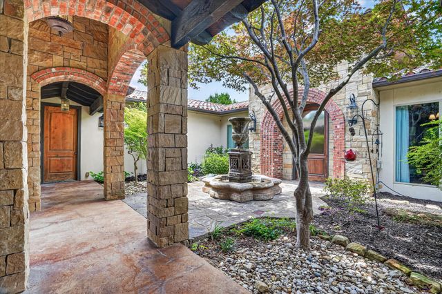 716 Flamingo Circle, Burleson, TX 76028