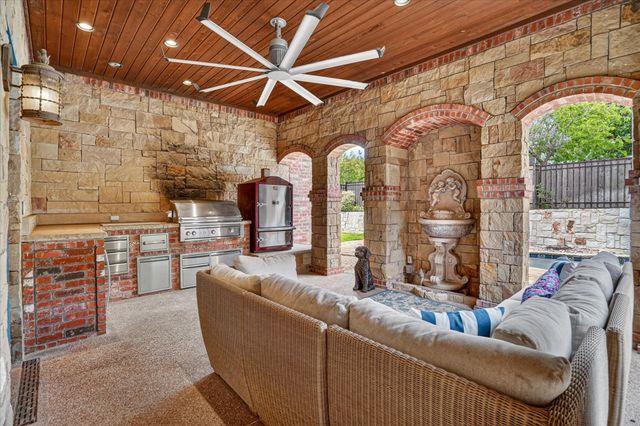 716 Flamingo Circle, Burleson, TX 76028