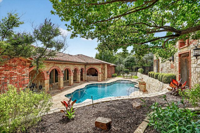 716 Flamingo Circle, Burleson, TX 76028