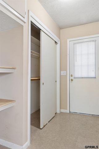 608 W Mission Avenue, Bellevue, NE 68005