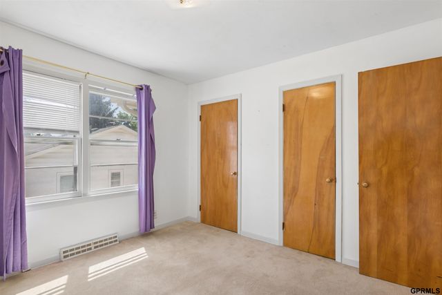 608 W Mission Avenue, Bellevue, NE 68005