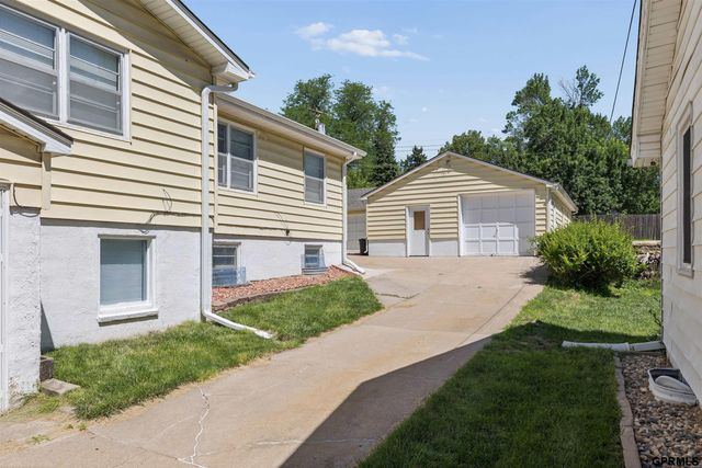 608 W Mission Avenue, Bellevue, NE 68005