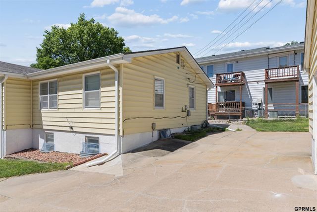608 W Mission Avenue, Bellevue, NE 68005