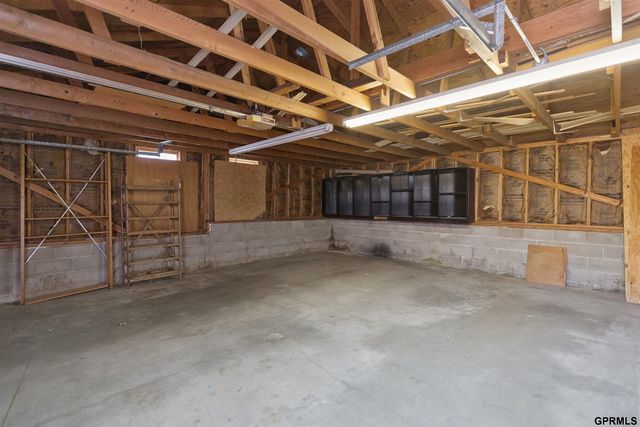 608 W Mission Avenue, Bellevue, NE 68005