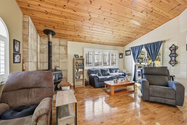 2440 Pleasant Valley Rd, Placerville, CA 95667