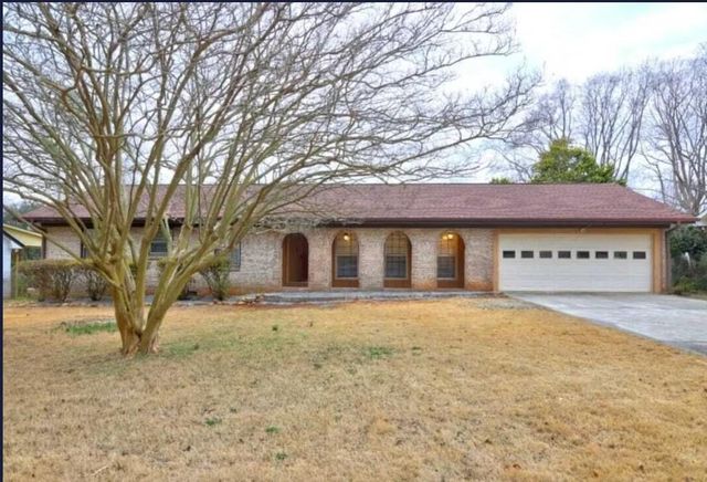 457 Castleaire Drive SW, Stone Mountain, GA 30087
