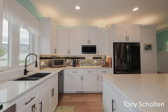 3352 Golden Eagle Way 47, Hudsonville, MI 49426