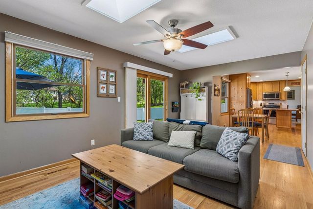 14240 Green View Court, Eden Prairie, MN 55346