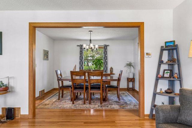 14240 Green View Court, Eden Prairie, MN 55346
