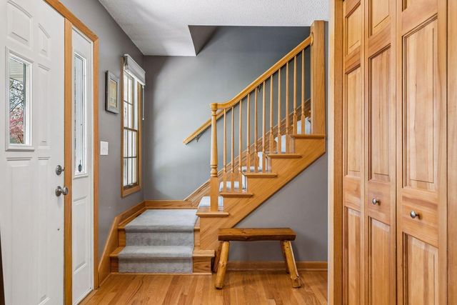 14240 Green View Court, Eden Prairie, MN 55346
