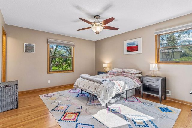 14240 Green View Court, Eden Prairie, MN 55346