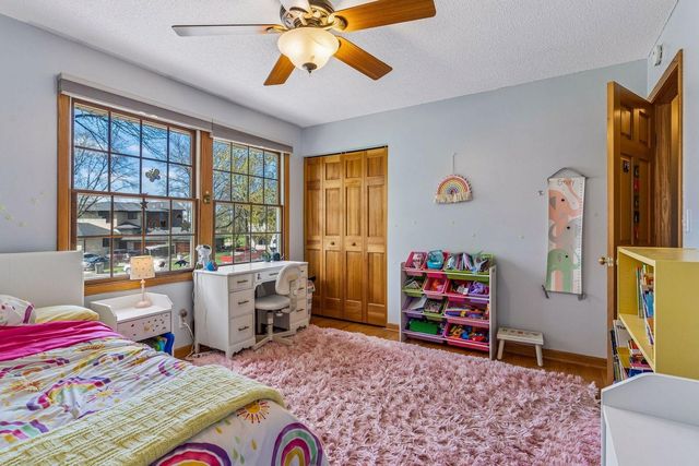 14240 Green View Court, Eden Prairie, MN 55346