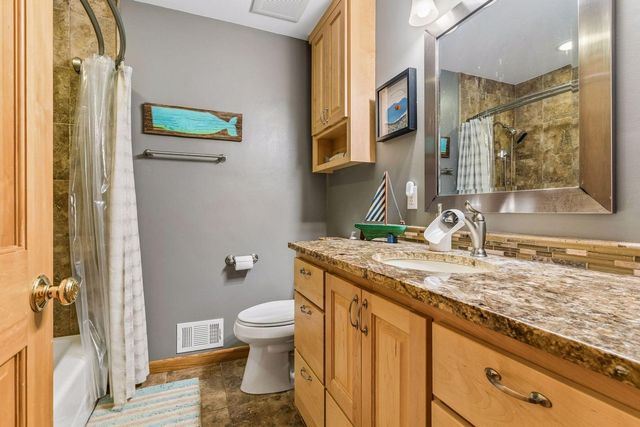 14240 Green View Court, Eden Prairie, MN 55346