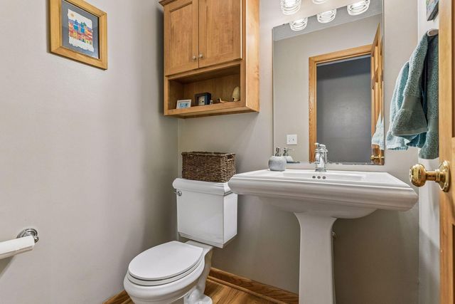 14240 Green View Court, Eden Prairie, MN 55346