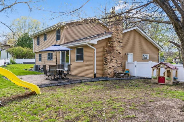 14240 Green View Court, Eden Prairie, MN 55346