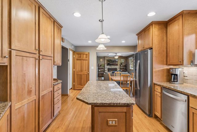 14240 Green View Court, Eden Prairie, MN 55346