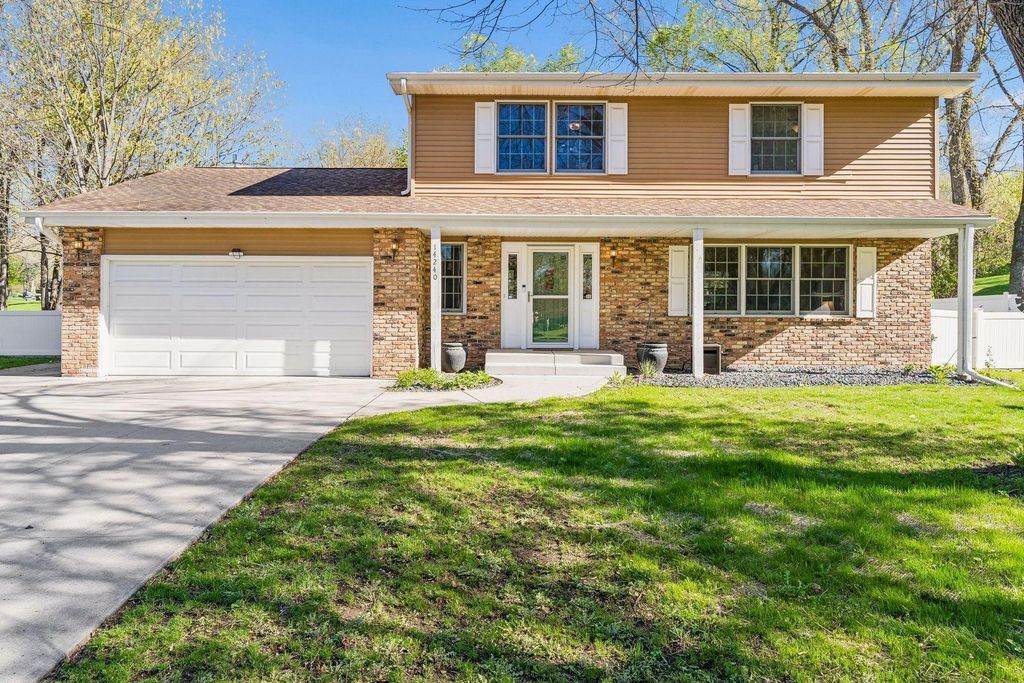 14240 Green View Court, Eden Prairie, MN 55346