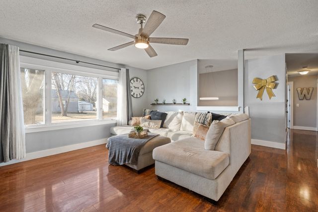 3071 S HAMPTON Drive, Bettendorf, IA 52722