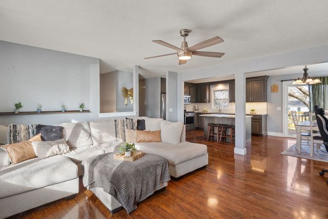 3071 S HAMPTON Drive, Bettendorf, IA 52722