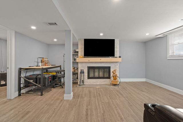 3071 S HAMPTON Drive, Bettendorf, IA 52722