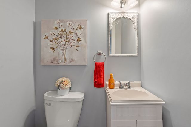 3071 S HAMPTON Drive, Bettendorf, IA 52722