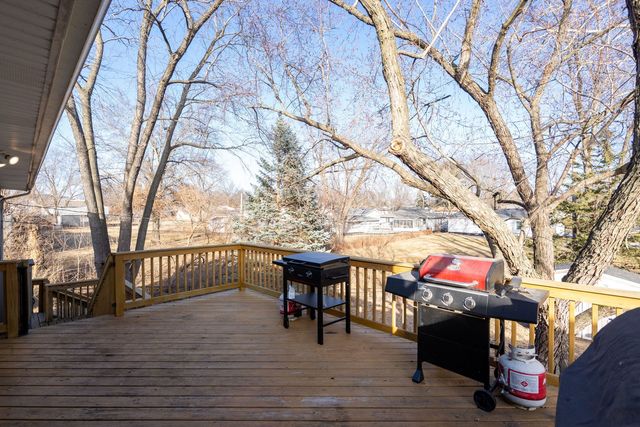 3071 S HAMPTON Drive, Bettendorf, IA 52722