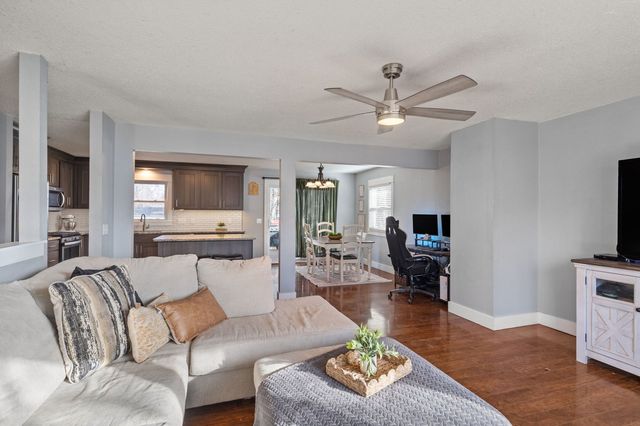 3071 S HAMPTON Drive, Bettendorf, IA 52722