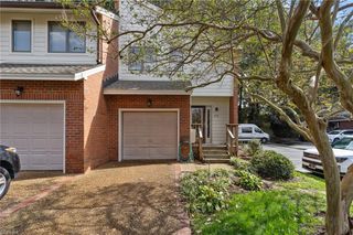 692 Coquina LN, Virginia Beach, VA 23451