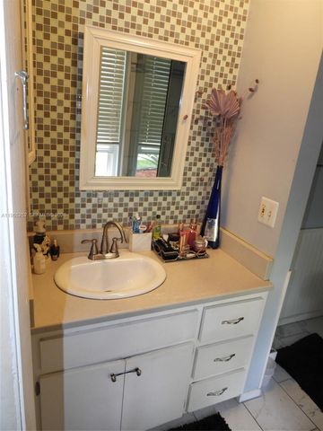 9331 NW 33rd Mnr, Sunrise, FL 33351