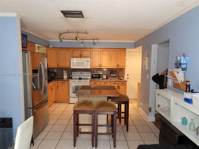 9331 NW 33rd Mnr, Sunrise, FL 33351