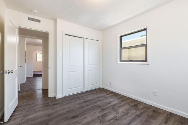 808 La Veta Drive NE, Albuquerque, NM 87108