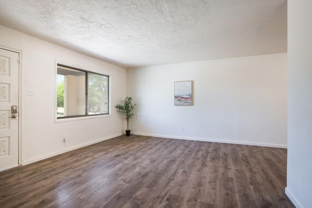 808 La Veta Drive NE, Albuquerque, NM 87108