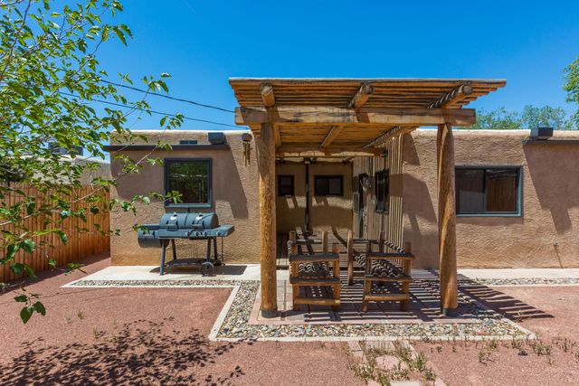 808 La Veta Drive NE, Albuquerque, NM 87108