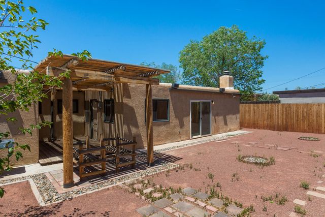 808 La Veta Drive NE, Albuquerque, NM 87108