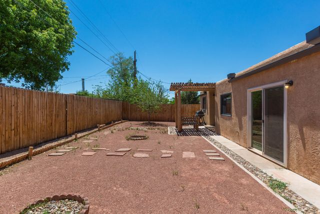 808 La Veta Drive NE, Albuquerque, NM 87108