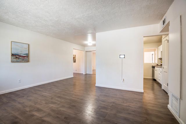 808 La Veta Drive NE, Albuquerque, NM 87108
