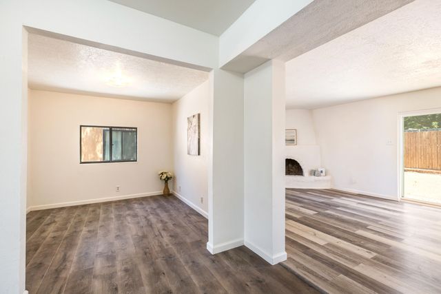 808 La Veta Drive NE, Albuquerque, NM 87108