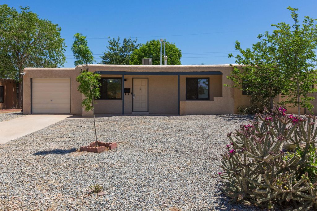 808 La Veta Drive NE, Albuquerque, NM 87108
