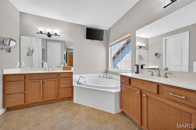 14623 Kendall Ridge Drive, Chesterfield, MO 63017