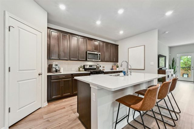 911 Bright Gemstone WAY, Austin, TX 78748