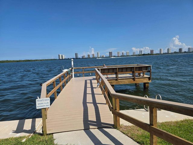 110 Shore Court 112b, North Palm Beach, FL 33408