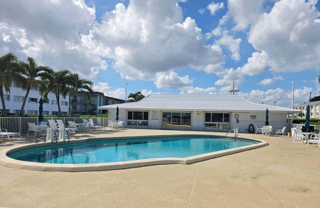 110 Shore Court 112b, North Palm Beach, FL 33408