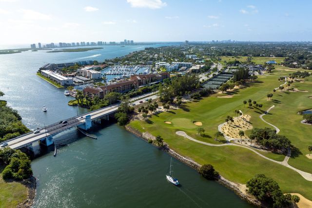 110 Shore Court 112b, North Palm Beach, FL 33408