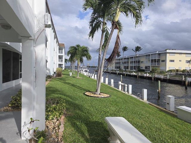 110 Shore Court 112b, North Palm Beach, FL 33408