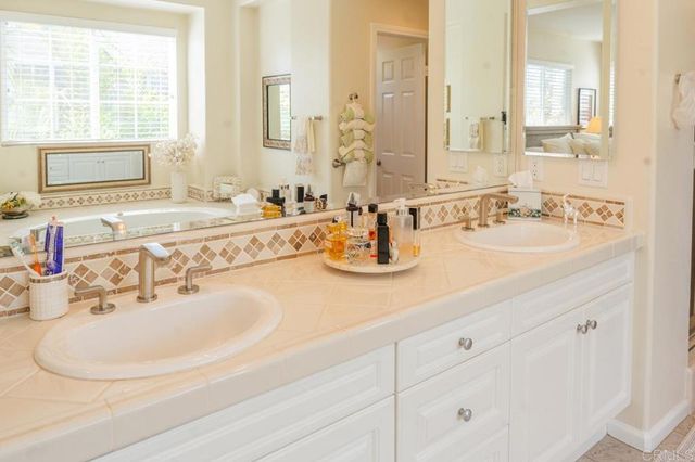 605 SALTGRASS Avenue, Carlsbad, CA 92011